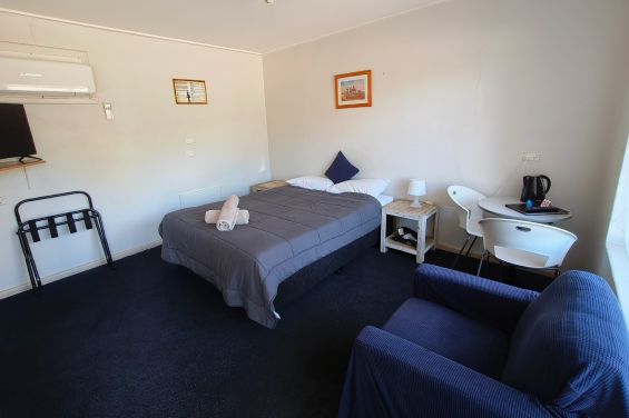 Economic Queen - queen-size bed